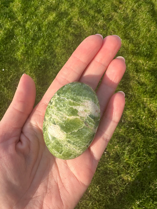 Tremolite Palmstone (65)
